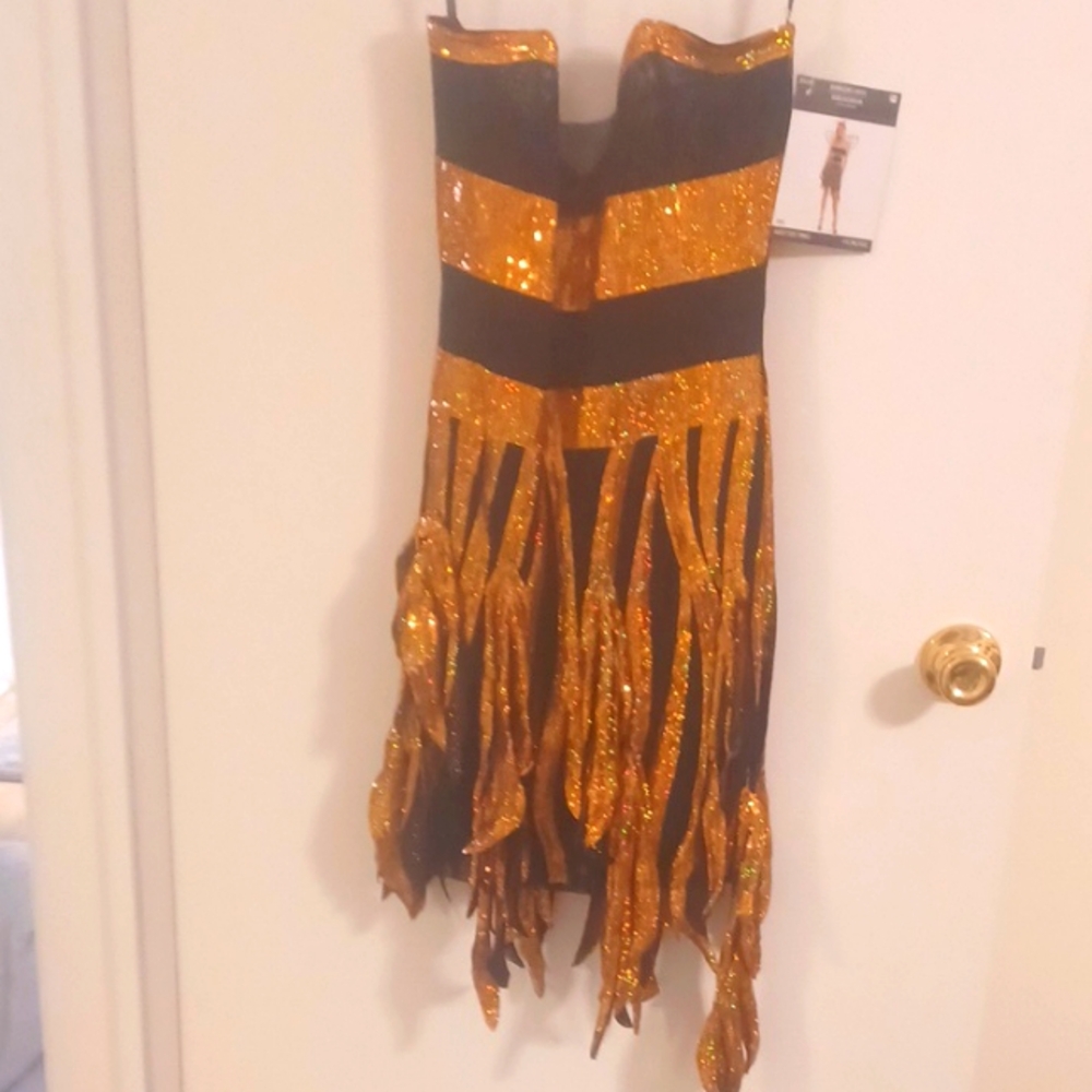 KBW. Glittery dressy dress